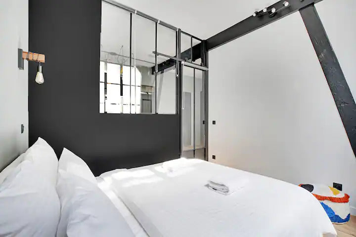 2 Bedroom, Bastille & Voltaire